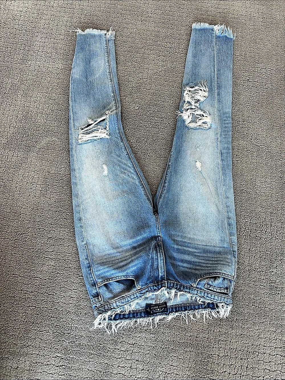 Lucky Brand Distressed Cropped Jeans in Blue